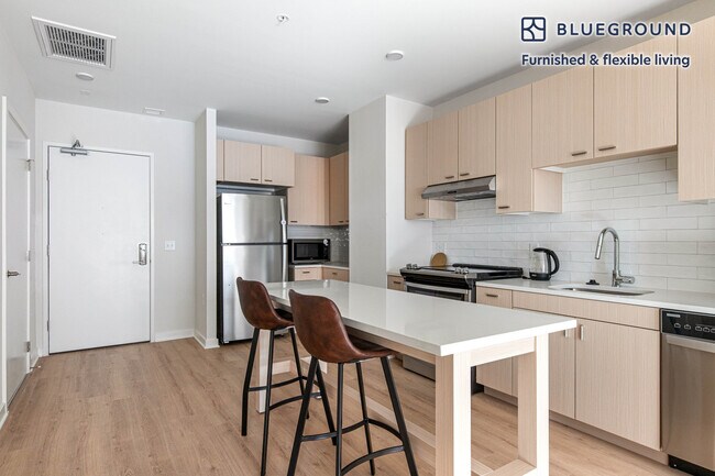 Building Photo - 2121 1st St SW