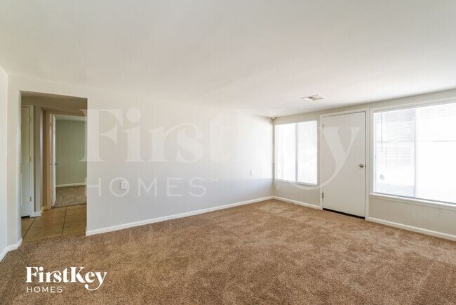 Foto del edificio - 2238 E Paradise Ln