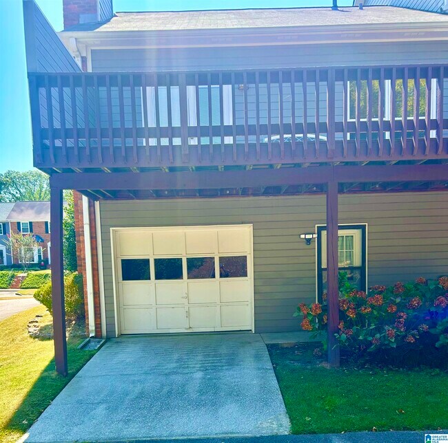 Foto del edificio - 2212 Ascot Ln