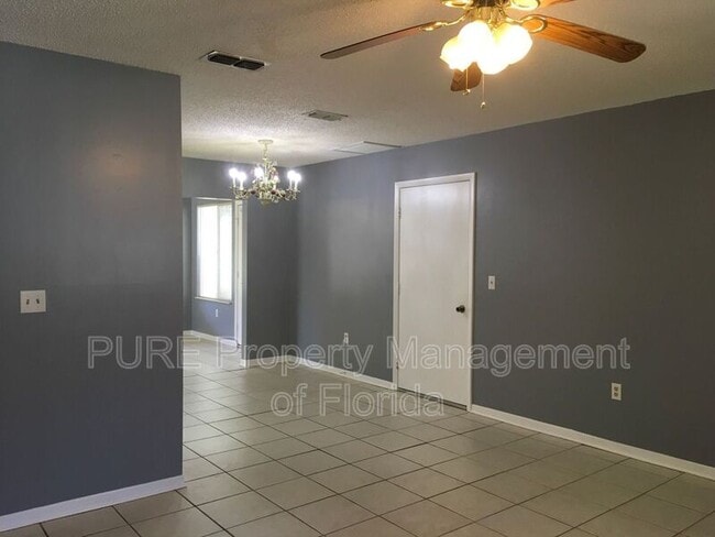 Building Photo - 10898 SW 88th Ct