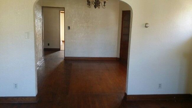 Foto del edificio - Spacious 4 Bedroom Single Family Home!