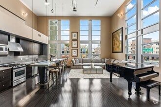 Building Photo - 936 E Santa Ana Blvd