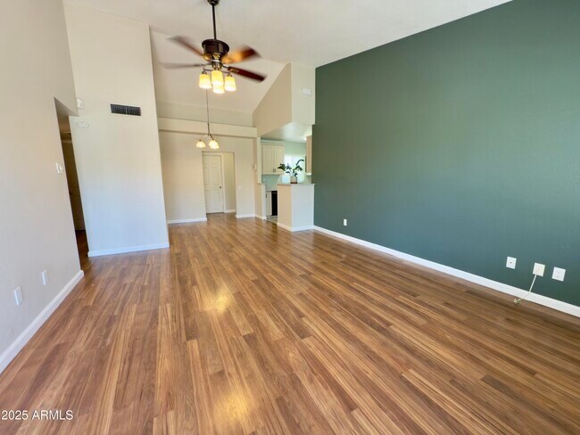 Foto del edificio - 4448 E Fremont St