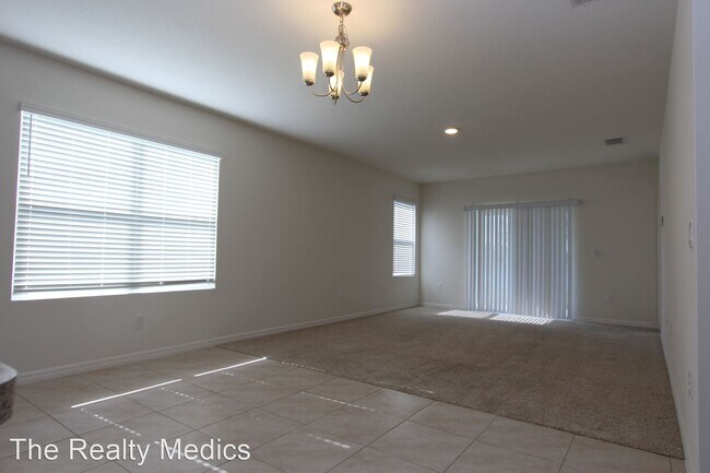 Foto del edificio - 3 br, 2 bath House - 552 Armoyan Way