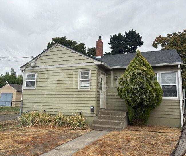 Building Photo - Three Bedroom, Two Bathroom House Located ...