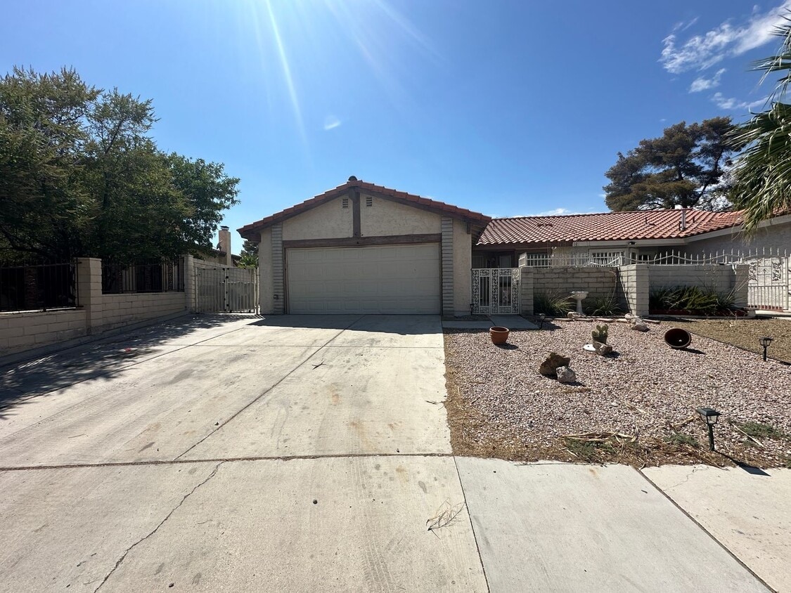Primary Photo - No HOA & Single Story