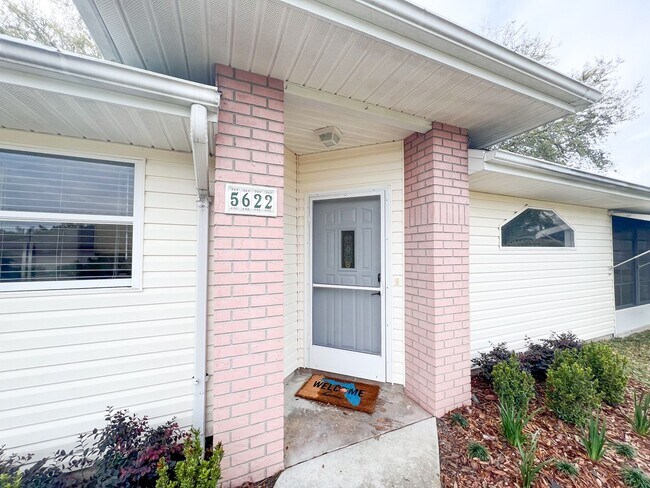 Foto del edificio - Lovely 2 Bedroom 2 Bathroom home in 55+ Ro...