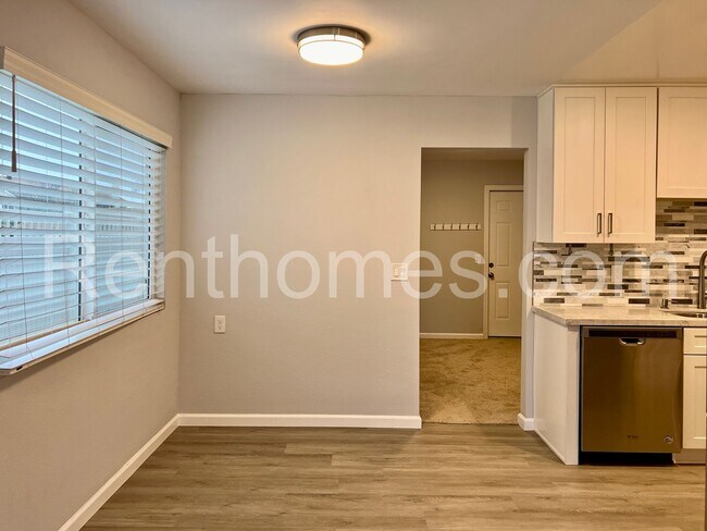 Building Photo - Paradise Hills, 551 Glencrest Dr, Previous...