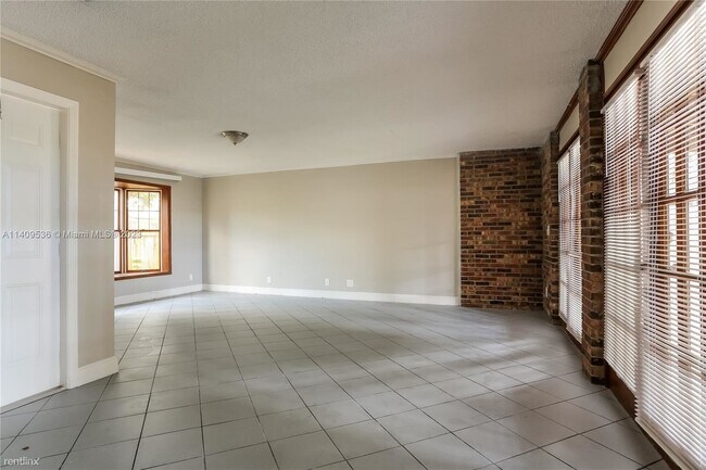 Building Photo - 3 br, 2 bath House - 6491 Sherman St # 0