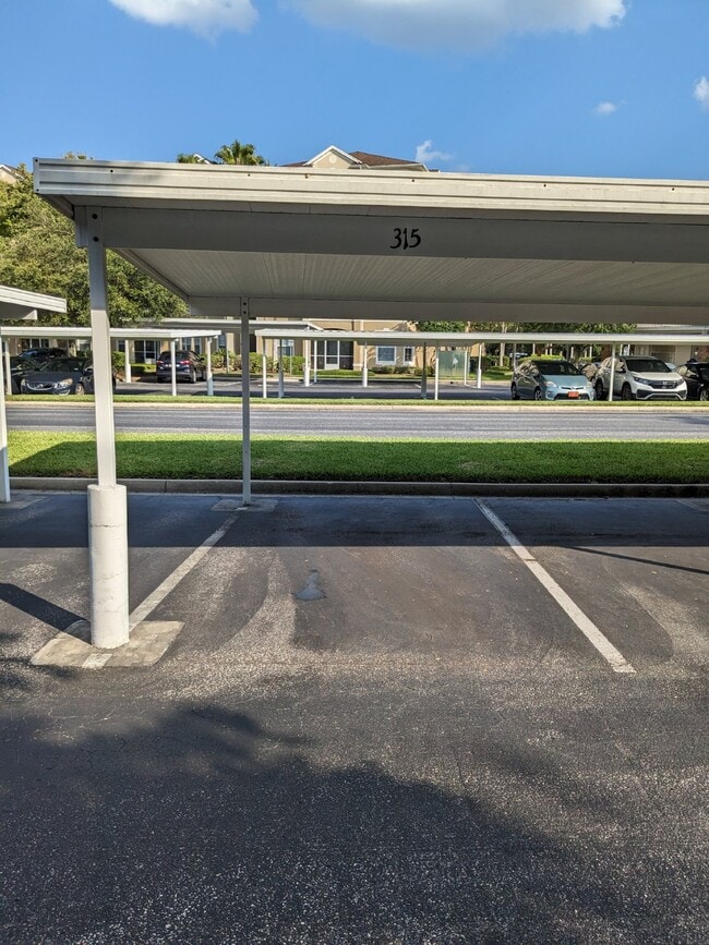 Building Photo - "Beautiful Move-In Ready 3/2 Condo near Town Center & UNF - Lease Today & Pay $0 for March Rent!"