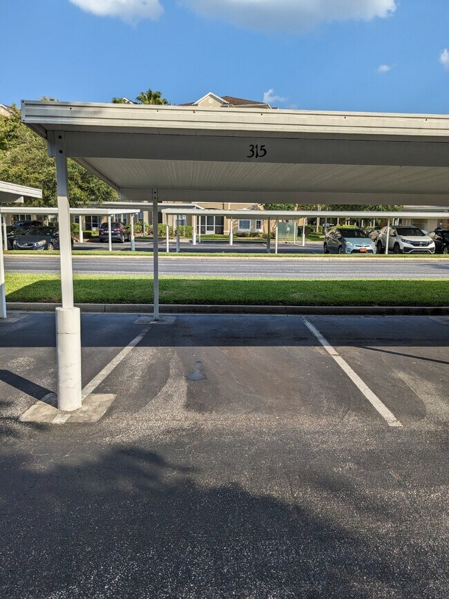 Foto del edificio - "Beautiful Move-In Ready 3/2 Condo near Town Center & UNF - Move In Today & $500 Off February Rent!"