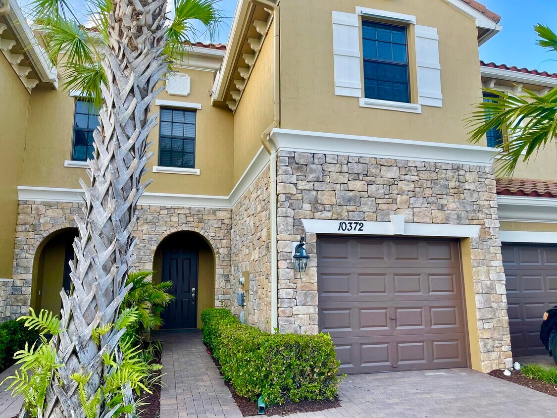 10372 Wellington Parc Dr, Wellington, FL 33449 Townhome Rentals in