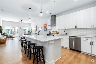 Building Photo - 3101 Govalle Ave