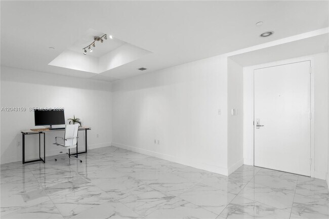 Foto del edificio - 465 Brickell Ave
