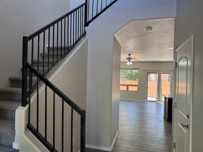 Foto del edificio - 1619 Cheshire Ct