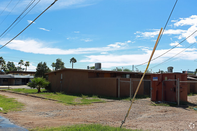 Building Photo - Catalina Apartments