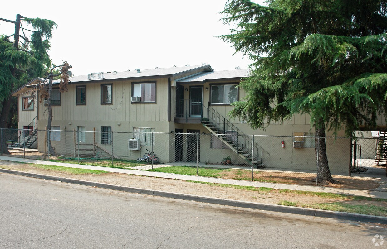 Foto del edificio - 1440 E Yale Ave