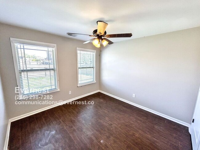 Foto del edificio - 105 Hunter Way