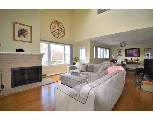 Building Photo - 1 Carnation Cir
