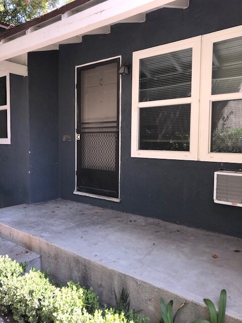 Foto del edificio - 452 E Angeleno Ave