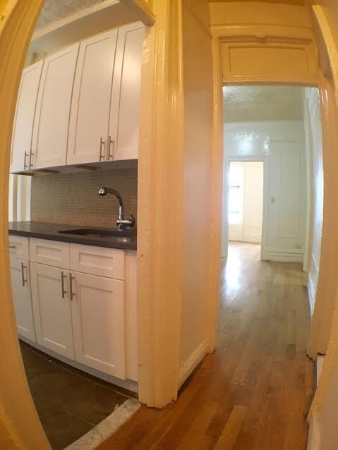 Foto del edificio - 32 Macombs Pl