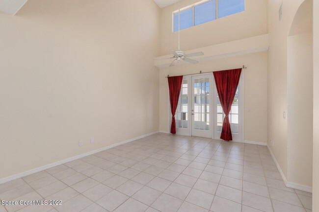Building Photo - 308 Espana Ct