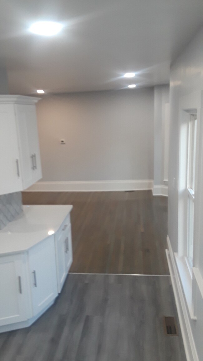 Kitchen - 434 N Main St