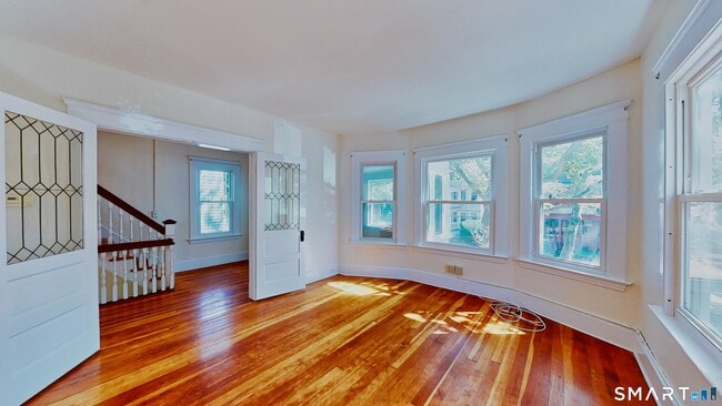 Building Photo - 134 Mansfield St