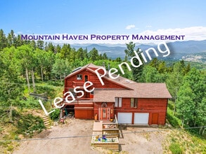 Building Photo - 204 Bristlecone Way