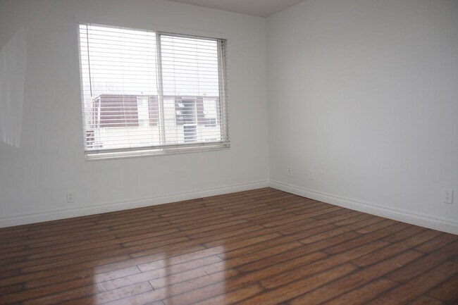 Foto del edificio - 1689 W 8295 S