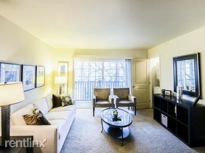 Building Photo - 1650 Eagle Ridge Dr S