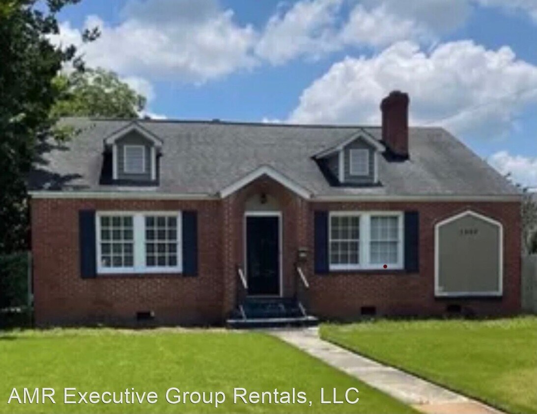 Primary Photo - 4 br, 2 bath House - 1500 30th St.