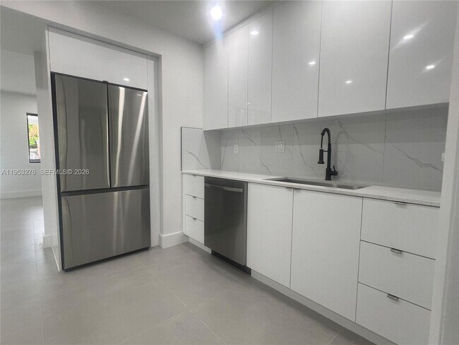 Foto del edificio - 13380 NW 32nd Ave