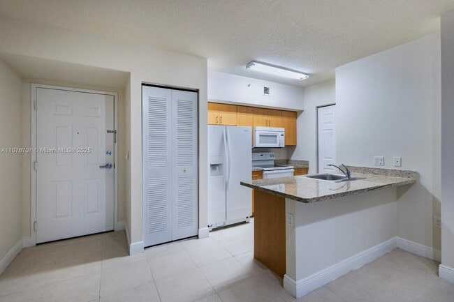 Foto del edificio - 2350 SW 27th Ave
