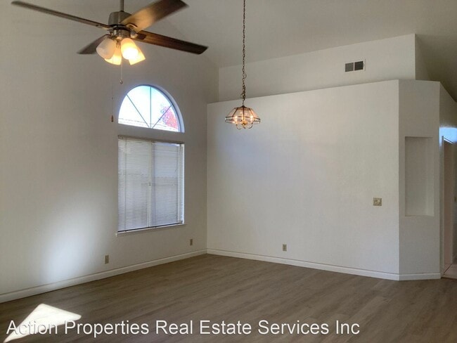 Building Photo - 3 br, 2 bath House - 611 Vernon Oaks Drive