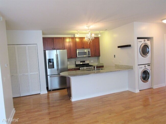 Foto del edificio - 2 br, 2 bath Condo - 2257 west lake street