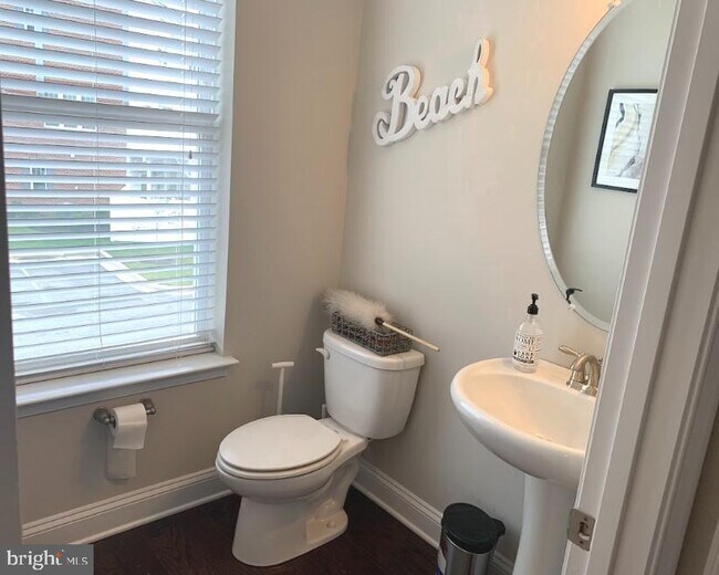 Foto del edificio - 15628 Sunningdale Pl