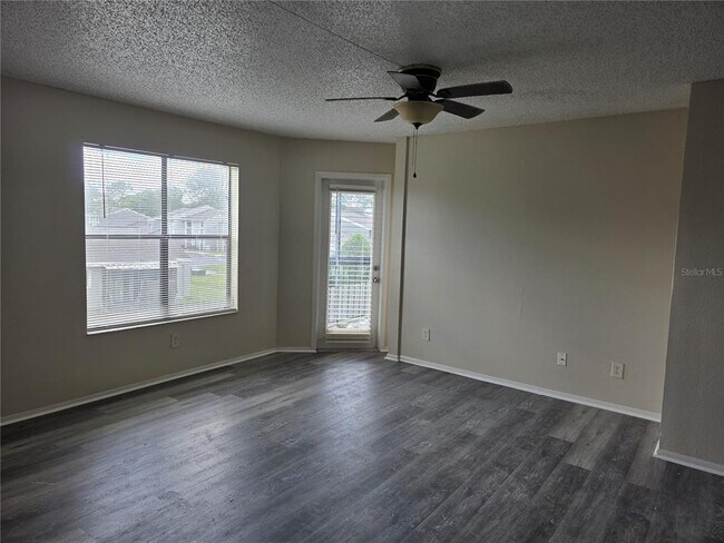 Foto del edificio - 2030 Cascades Blvd