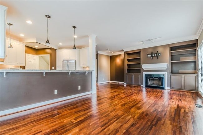 Building Photo - 12 Honour Ave NW