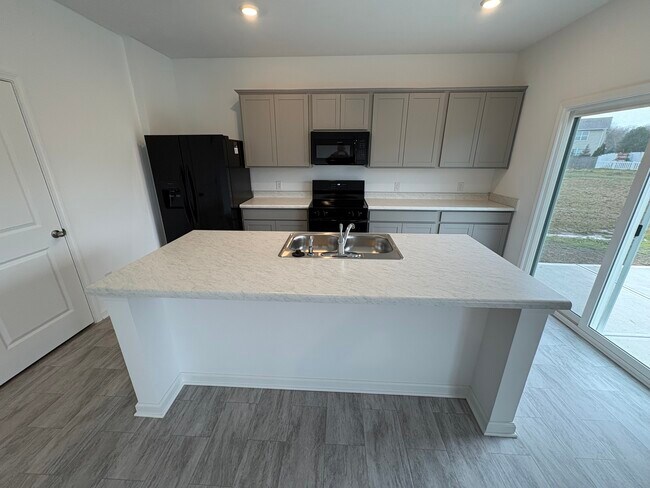 Foto del edificio - 1743 Creek Bed Ln