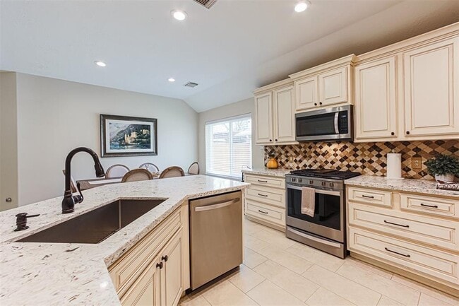 Building Photo - 3034 Glenthorpe Ln