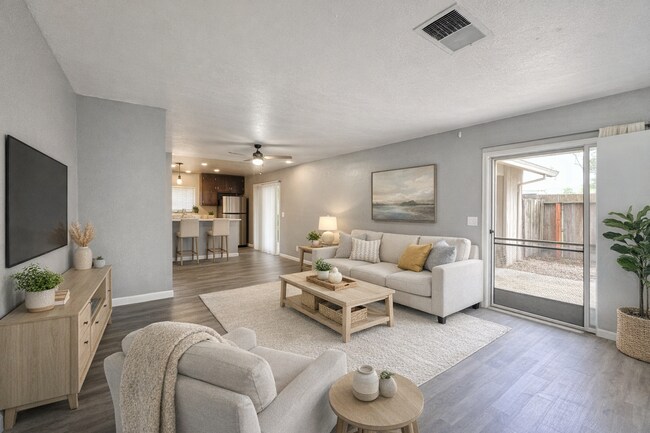 Building Photo - Stunning Updated 2BR/2BA Home in South Davis – Move-In Ready!