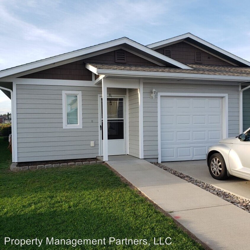 Foto principal - 2 br, 1 bath House - 311 E I St