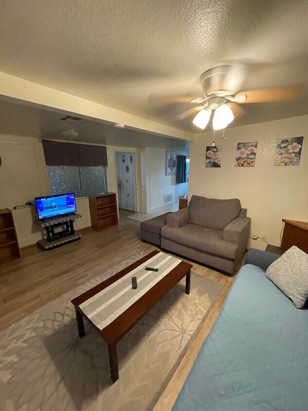 Foto principal - 74 Brockbank Pl