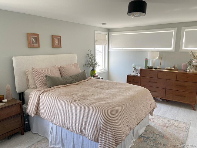 Foto del edificio - 128 Roosevelt Blvd