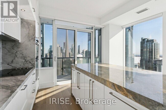 Building Photo - 480 Front St W