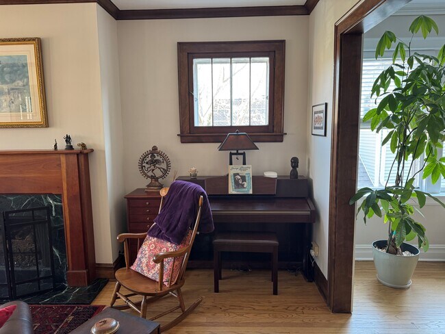 Piano electrónico Clavinova en LR - 114 South Blvd