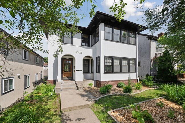 Building Photo - 5005 Oliver Ave S