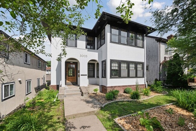 Building Photo - 5005 Oliver Ave S