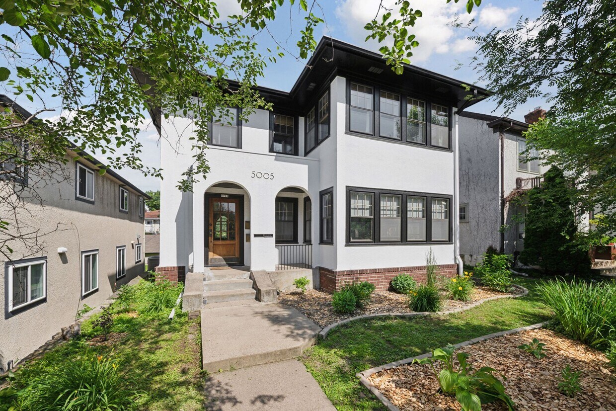 Foto principal - 5005 Oliver Ave S